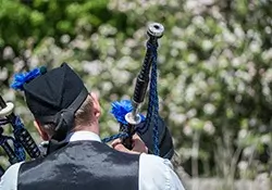 piper playing bagpipes